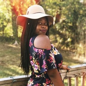 Meet your Posher, Alexus